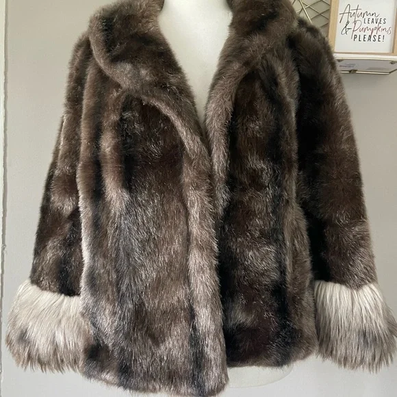 vintage fur shaw - Picture 3 of 6